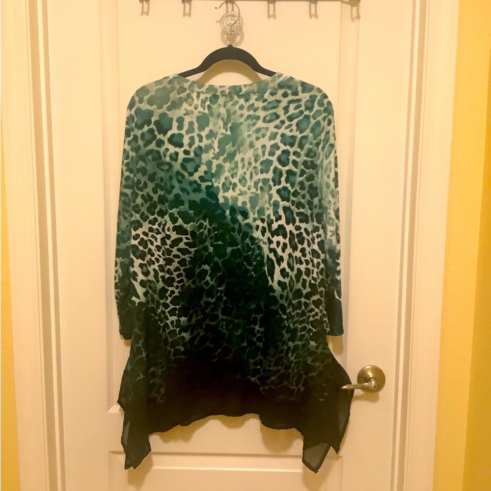 EST 1946 Top green leopard print size 18/20 asymmetrical sheer bottom pl… - Picture 3 of 7